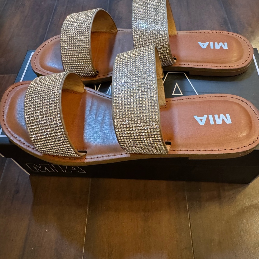 MIA Silver Rhinestone Sandals - Picture 3 of 8